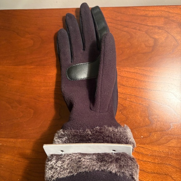 Isotoner SmartDri Smart Touch Black Gloves NWT One Size - Picture 3 of 6